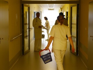 nemocnica sestra lekár doktor ambulancia zdravotníctvo ilu 1140 px (TASR/Milan Kapusta)